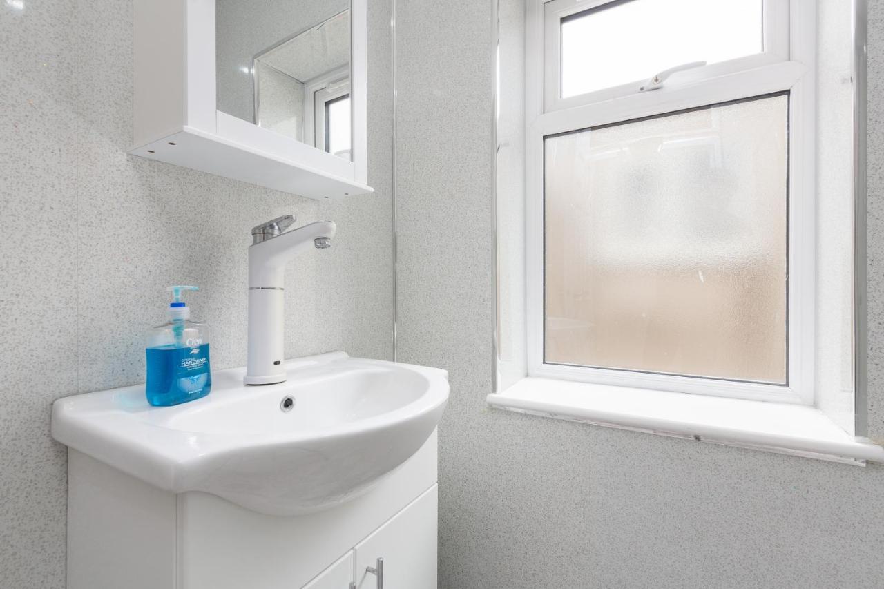 Eden - Family Apartment, Wifi & Parking Blackpool Eksteriør bilde